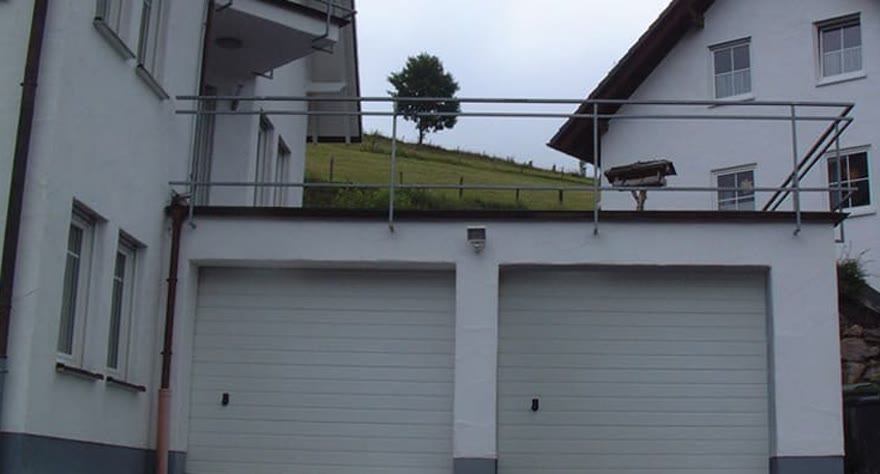 Balkon eines Kunden vor der Sanierung